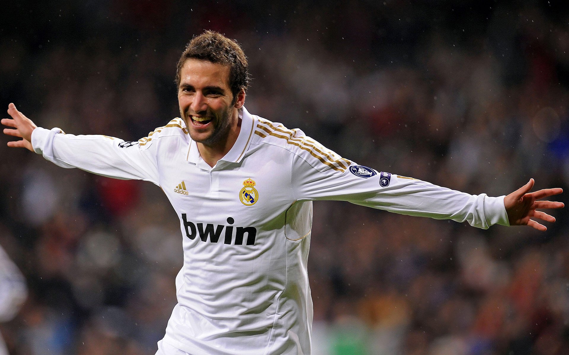 海地水上运动体验项目吸引众多游客，海上运动项目介绍